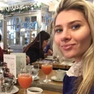 Meet your Posher, Briana